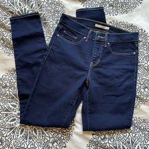 Levi’s 311 Skinny shaping Jean size 27